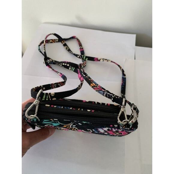 Vera Bradley BANDANA SWIRL Black Retired All in One Crossbody & Wristlet Straps - Picture 4 of 8